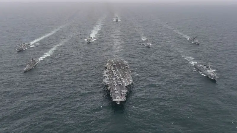 تحرك غير مسبوق.. أميركا تدفع بقوة بحرية ضاربة إلى الشرق الأوسط