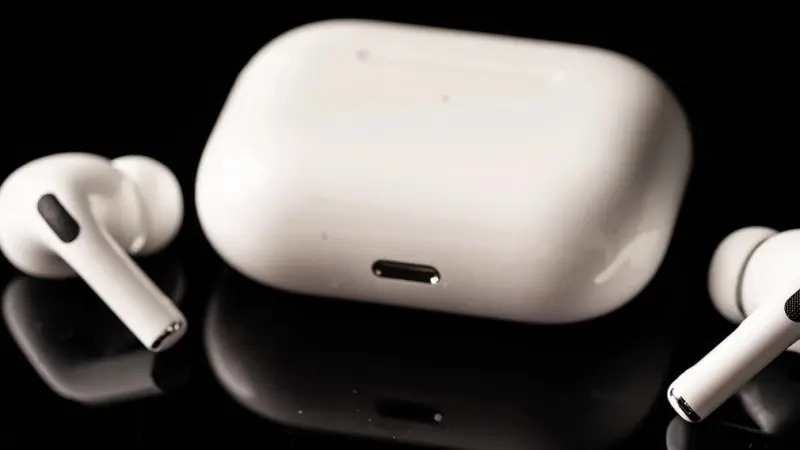 ماذا ستفعل كاميرات AirPods الجديدة؟ تفاصيل مثيرة