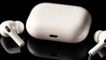 ماذا ستفعل كاميرات AirPods الجديدة؟ تفاصيل مثيرة