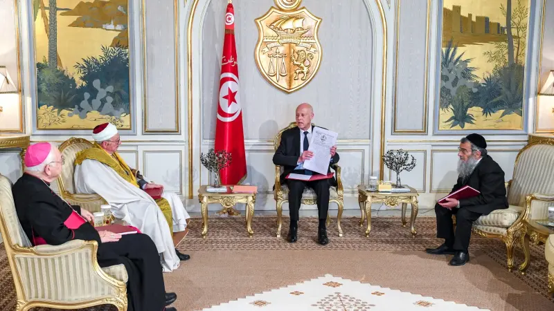 بعد هجوم جربة.. الرئيس التونسي يتعهد بالحفاظ على أمن المواطنين اليهود