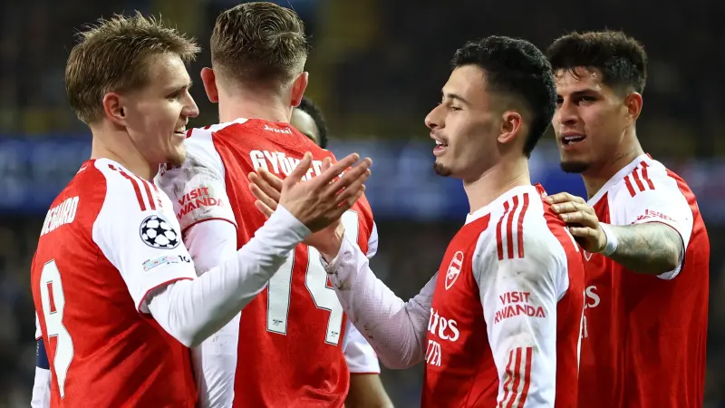 تشكيلة أرسنال اليوم أمام برايتون وغيابات القائمة.. المشاكل الدفاعية مستمرة