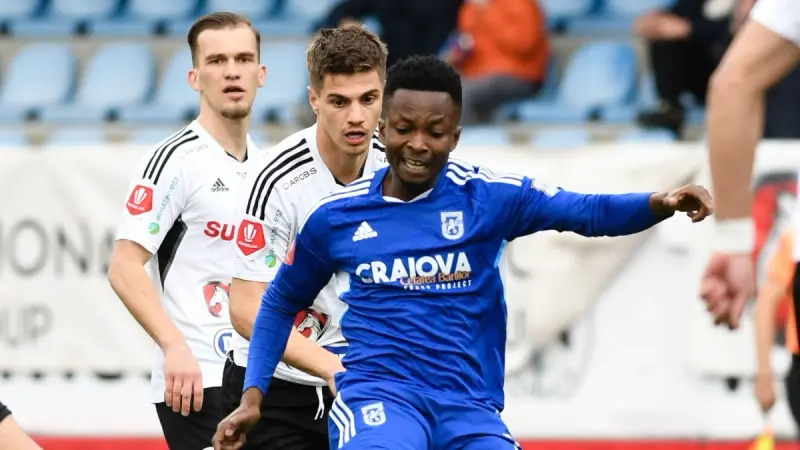 تعرض لكسر في العنق.. خطر الشلل النصفي يهدد حياة هذا اللاعب