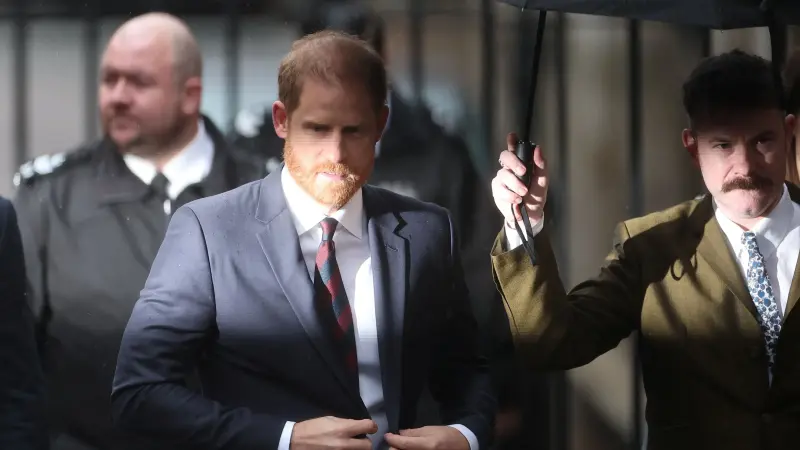 الأمير هاري يدلي بشهادته في قضية "انتهاك الخصوصية"