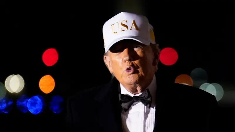 ترامب: بدأنا محادثات مع كوبا وسط تهديدات بقطع النفط