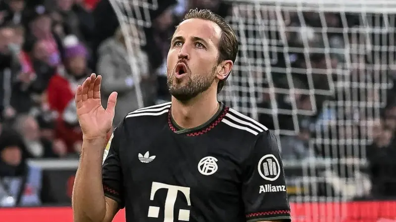 هاري كين يضع "الألقاب الكبرى" شرطاً للتتويج بالكرة الذهبية