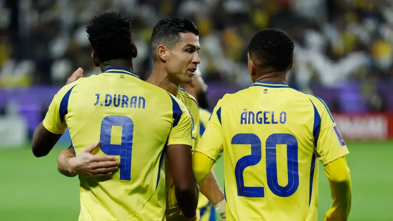 غيابات وقائمة تشكيلة النصر اليوم ضد الهلال.. 6 أسماء تٌفوت الديربي