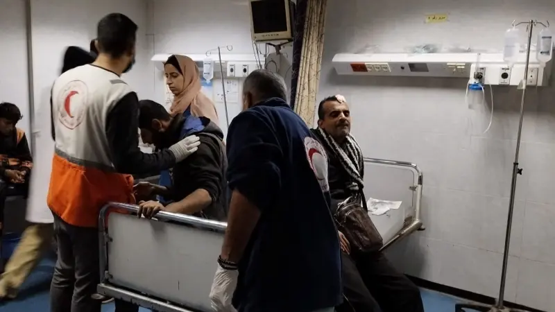 الجيش الإسرائيلي يقتحم مستشفى الأمل في خان يونس