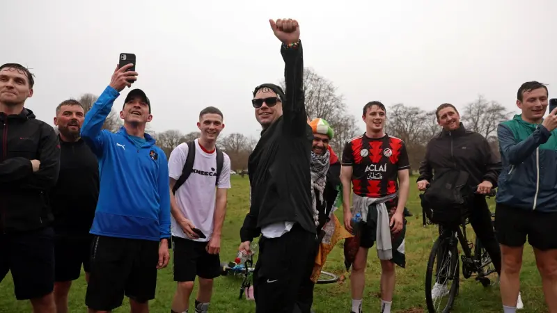 بريطانيا تنظر في إسقاط تهمة دعم الإرهاب عن مغني "نيكاب"