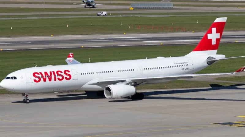 فيديو - إصابات ورعب.. ماذا حدث على متن طائرة "سويس إير" في الهند؟