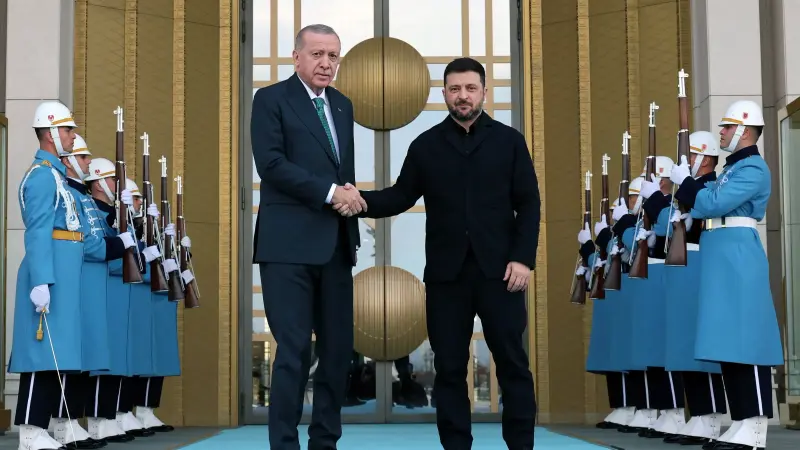 زيلينسكي يزور تركيا السبت لإجراء محادثات مع إردوغان