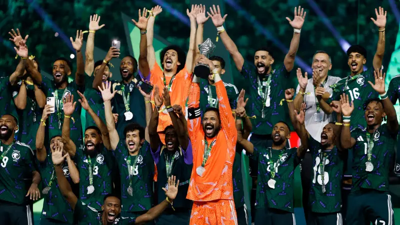 شاهد مراسم تتويج منتخب السعودية بلقب "خليجي 27"