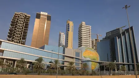 بعد هجمات "الحوثي".. هذه الدول نصحت مواطنيها بعدم السفر إلى السعودية