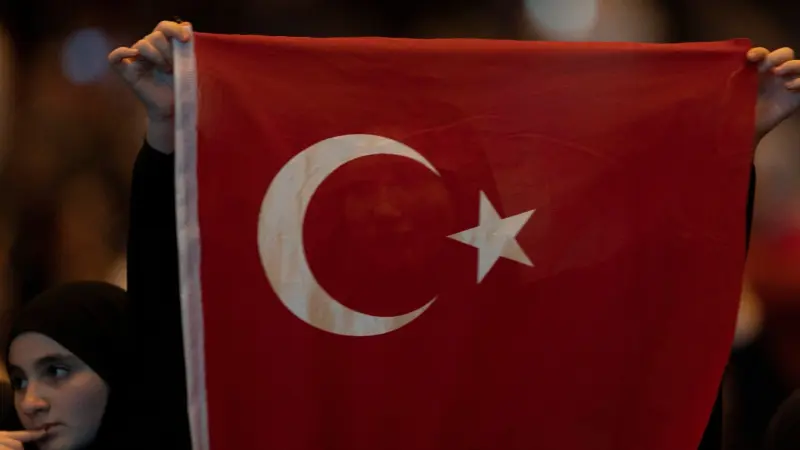 حزب الشعب الجمهوري يحتفظ ببلدية إسطنبول