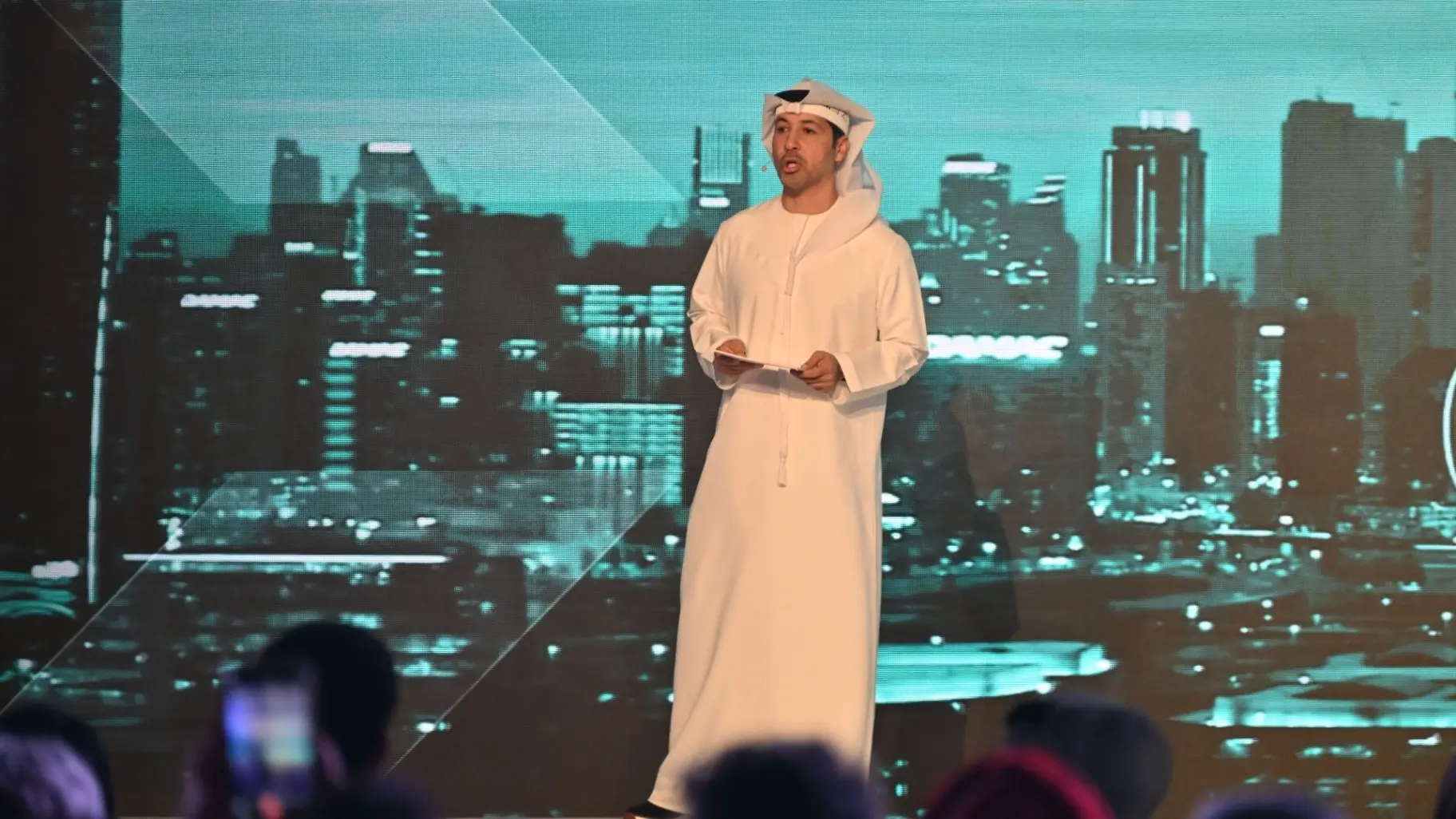 دبي تراهن على الذكاء الاصطناعي لإعادة تشكيل مستقبل القطاع المالي (وام) دبي تراهن على الذكاء الاصطناعي لإعادة تشكيل مستقبل القطاع المالي (وام)