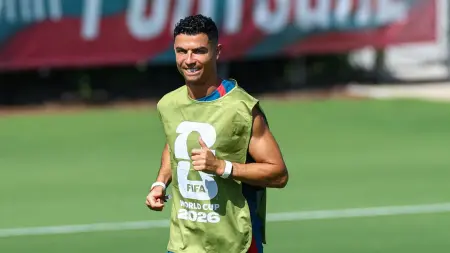 related_news_inside_blogsكأس العالم 2026 - مدرب البرتغال يدعم "القدوة" رونالدو في ظل أزمته قبل مباراة أوزبكستان