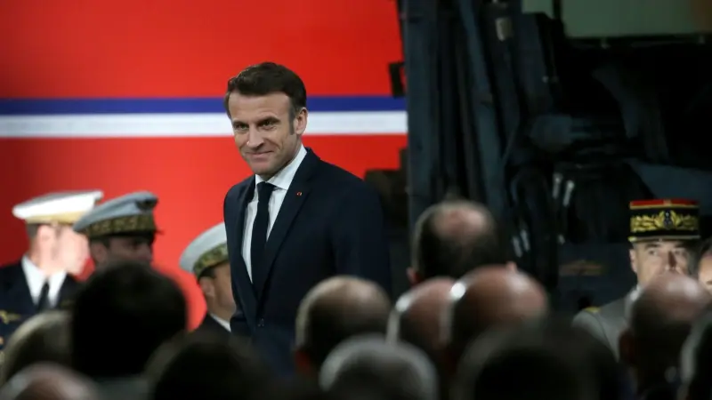 دخول رجال الأعمال إلى المعاهد.. ماكرون يكشف عن برنامج إصلاح المدارس الفنية