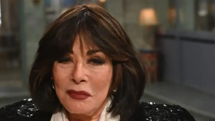 لبنى عبد العزيز تكشف أسرار علاقتها بالعندليب والأطرش وشكري سرحان