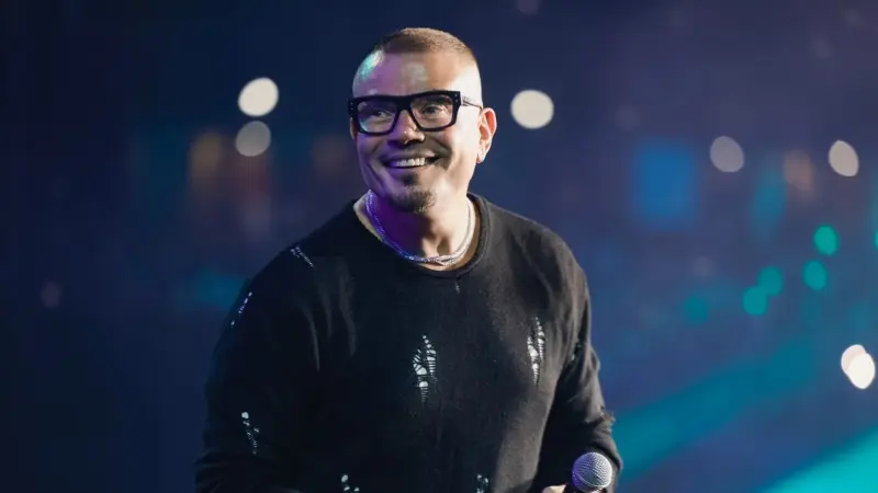 كم عدد أولاد عمرو دياب؟ تفاصيل عودة العلاقة بعد القطيعة