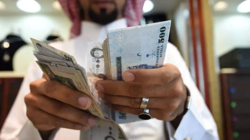 ما هي حقيقة إلغاء رسوم المرافقين في السعودية؟