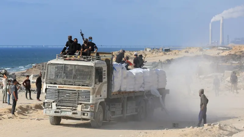 تقرير صادم.. جرافات إسرائيلية دفنت غزّيين في قبور مجهولة