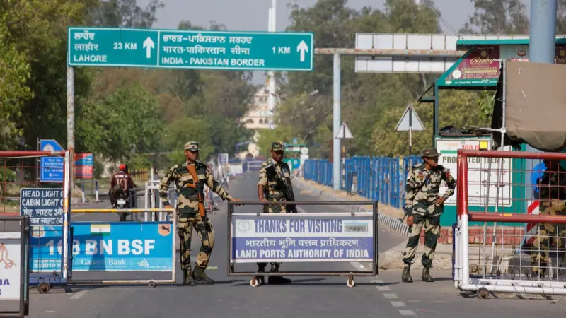 باكستان والهند تمدّدان حظر المجال الجوي المتبادل