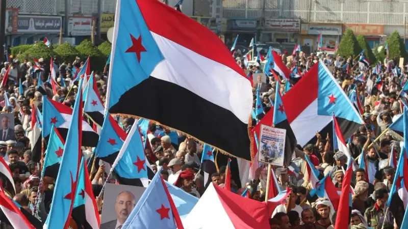 حشود مليونية بعدن.. تفويض شعبي للانتقالي وحق تقرير المصير للجنوبيين