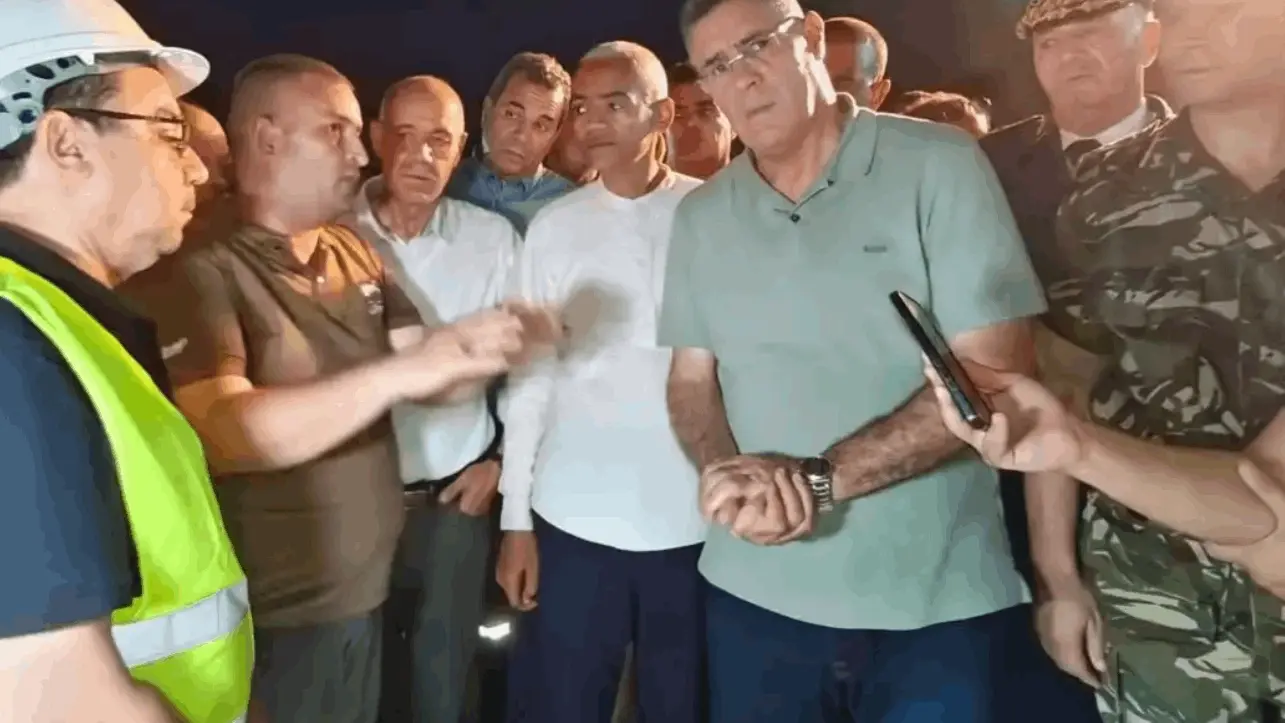 عطب كبير يصيب قناة رئيسية للمياه في بومرداس بالجزائر (إكس) عطب كبير يصيب قناة رئيسية للمياه في بومرداس بالجزائر (إكس)