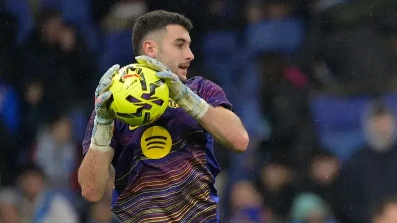 فيديو - جماهير إسبانيول تستقبل خوان غارسيا بهتافات مرعبة قبل ديربي كتالونيا