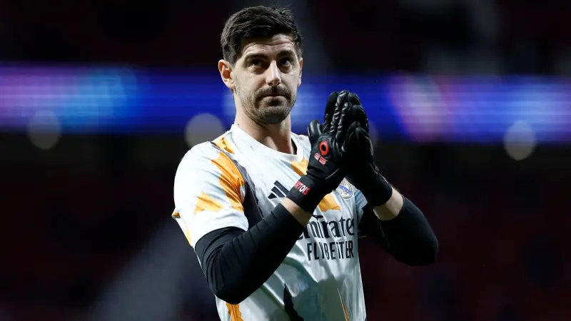 إصابة غريبة لكورتوا.. ما هو التهاب المفصل العجزي الحرقفي؟