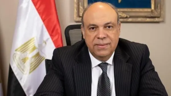 "مفبرك".. سامح الحفني يرد على فيديو البلوغر الإيطالي عن مطار القاهرة