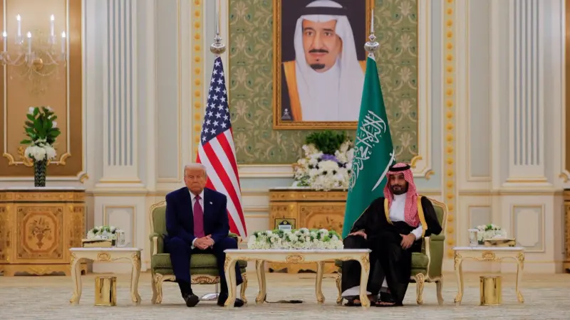 ترامب يلتقي قادة دول الخليج والشرع في الرياض