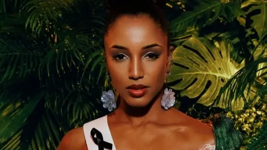 فيديو - سقوط مؤلم لملكة جمال جامايكا.. وهذه حالتها بعد نقلها إلى المستشفى