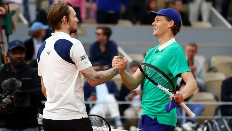 بطولة رولان غاروس - سينر يبلغ نصف النهائي بسهولة ويُنهي مشوار بوبليك