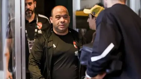 related_news_inside_blogsفيديو - تصريحات نارية من وليد صلاح الدين عن عقوبة إمام عاشور