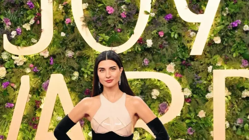 من هي توبا بويوك أوستون؟ 11 معلومة عن النجمة التركية