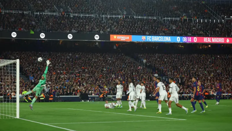 بث مباشر - مباراة الكلاسيكو برشلونة ضد ريال مدريد في الدوري الإسباني لحظة بلحظة