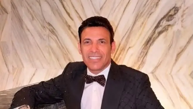 وصية سعد الصغير لأبنائه تكشف مكانة والدته في حياته (فيسبوك) وصية سعد الصغير لأبنائه تكشف مكانة والدته في حياته (فيسبوك)