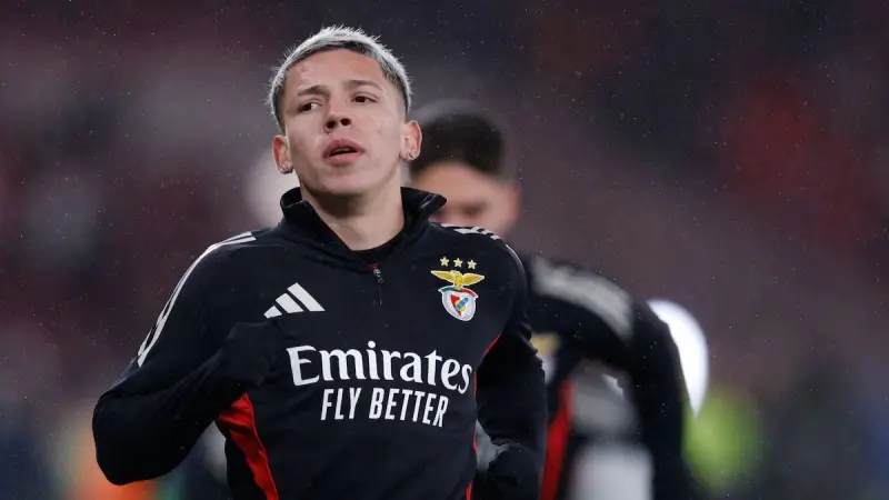 مساعد مدرب بنفيكا يتجاهل قضية بريستياني قبل قمة ريال مدريد