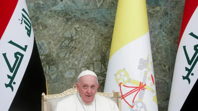 البابا فرنسيس يكشف عن تعرضه لمحاولة تفجير انتحاري في العراق