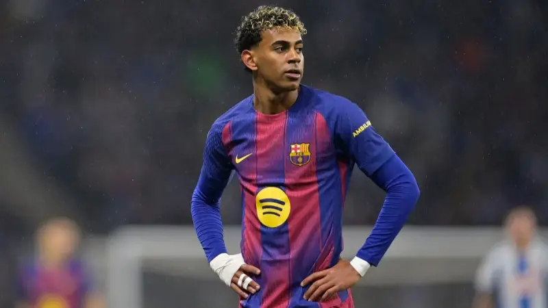 ما سبب غياب لامين يامال عن تشكيلة برشلونة الأساسية أمام بلباو؟