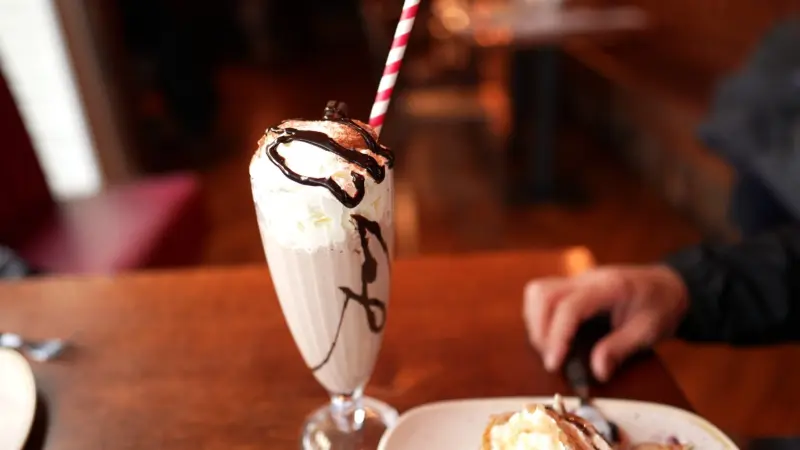 دراسة.. المشروبات السكرية قد تعزز انتشار سرطان القولون