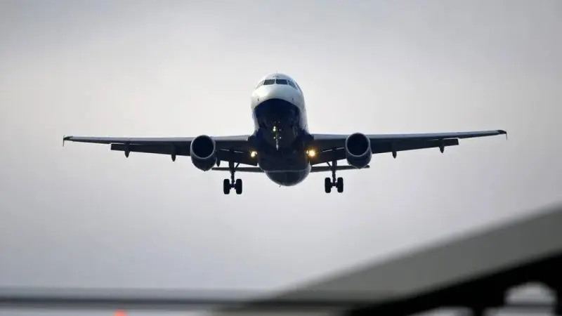 بسبب حالة سُكْر مفرط لراكب.. طائرة تقلع متأخرة من ألمانيا