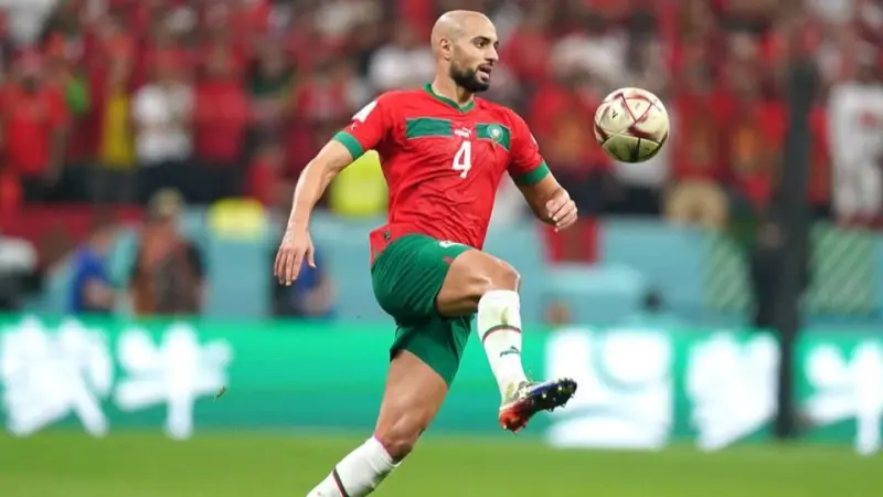 سفيان أمرابط يفجر مفاجأة مدوية ويعلق مشاركته مع المنتخب المغربي