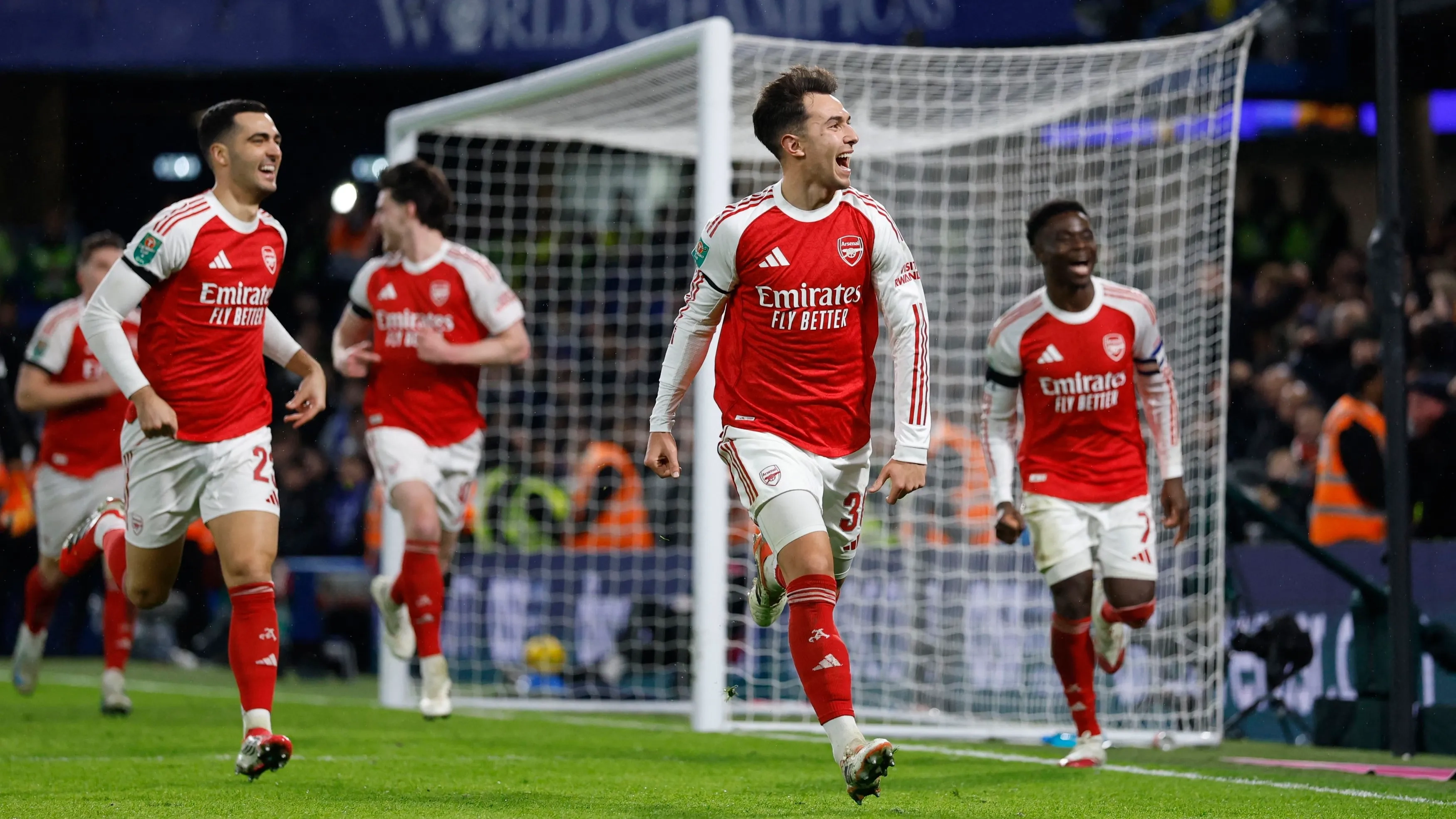 كأس الرابطة الإنجليزية - أرسنال يستغل اخطاء حارس تشيلسي ويضع قدما في النهائي 