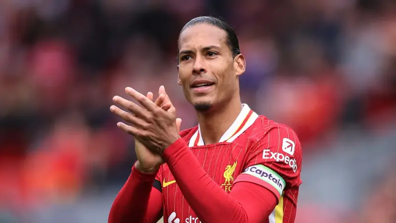 بعد محمد صلاح.. ليفربول يعلن تجديد عقد فان دايك