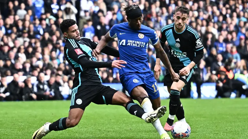 معلق مباراة مانشستر يونايتد وتشيلسي اليوم في الدوري الإنجليزي.. تشيلسي يسعى للثأر من خسارة الذهاب