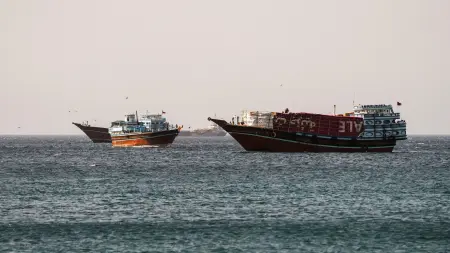 برسوم.. إيران تعد آلية لمرور السفن عبر مضيق هرمز