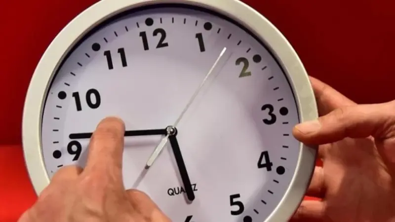 موعد تغيير الساعة في المغرب 2025.. استعد لتطبيق الساعة الإضافية