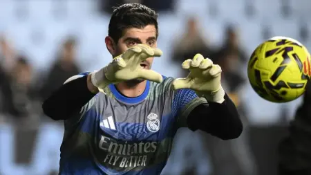 related_news_inside_blogsهل يُشارك تيبو كورتوا ضد برشلونة في الكلاسيكو؟