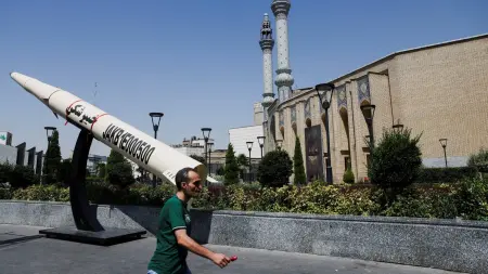 related_news_inside_blogsانقسام في إيران بسبب الاتفاق.. هل سينقلب الجيش على الحرس الثوري؟